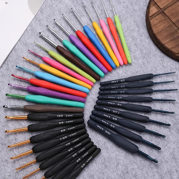 Knitting Kits: 9PCS Crochet Hooks with Ergonomic Handles - Image 3