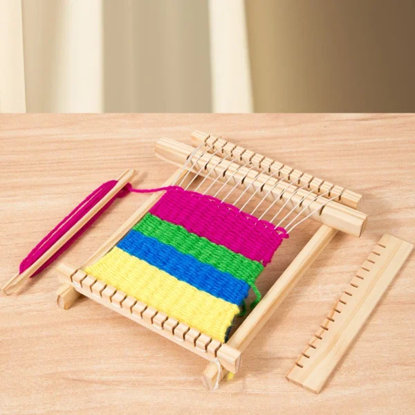 Knitting Kits: Wooden Loom Set for DIY Beginners - Image 3