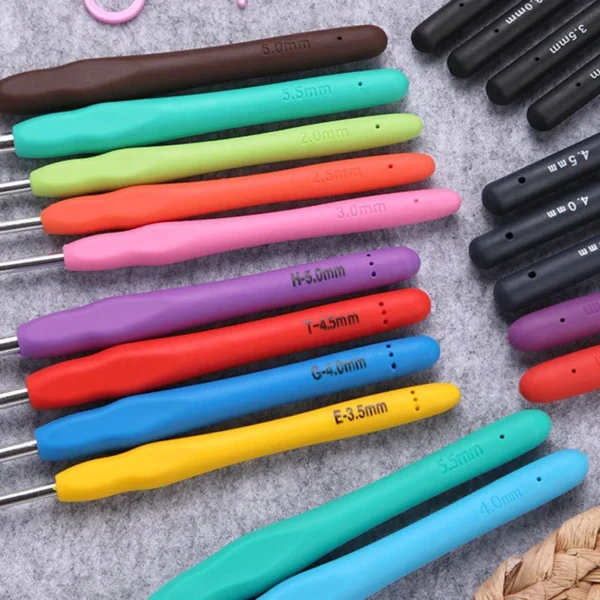 Knitting Kits: 9PCS Crochet Hooks with Ergonomic Handles - Image 4